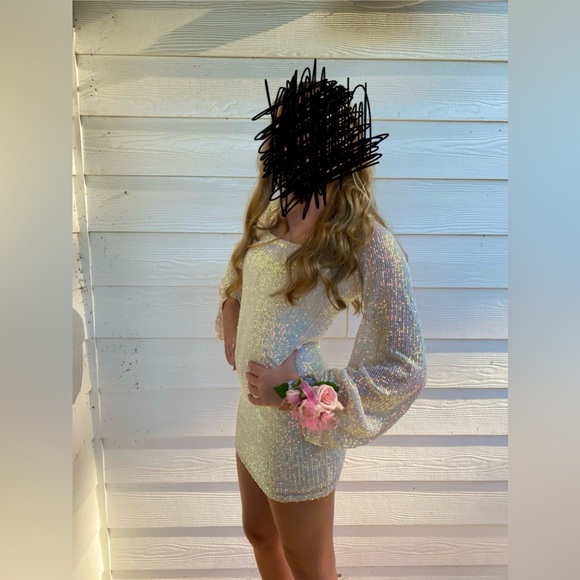 Lucy In The Sky Shantelle Sequins Dress in Champagne Sparkle - Picture 1 of 4